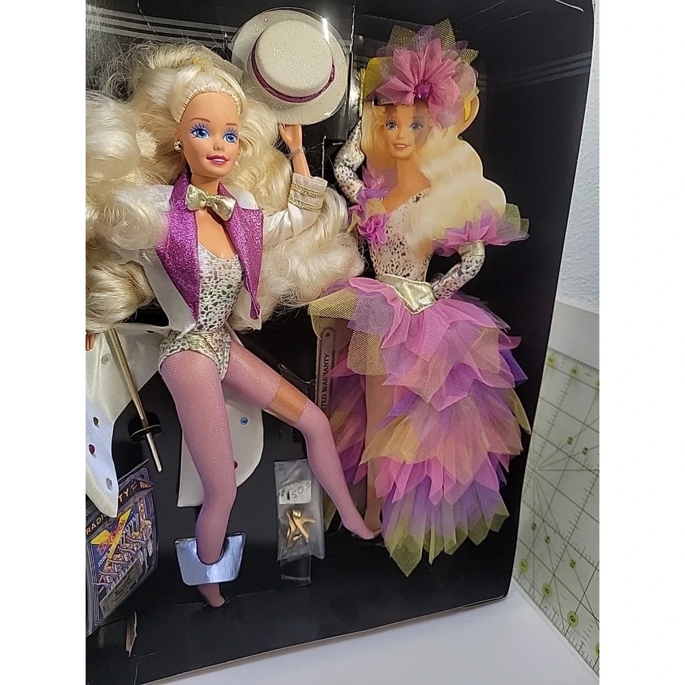 Barbie Joins the World-Famous Rockettes FAO Schwarz Exclusive Gift Set